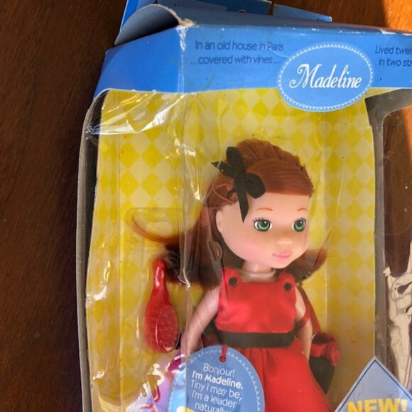 LEARNING CURVE Madeline Poseable Doll 2003 - Picture 8 of 15